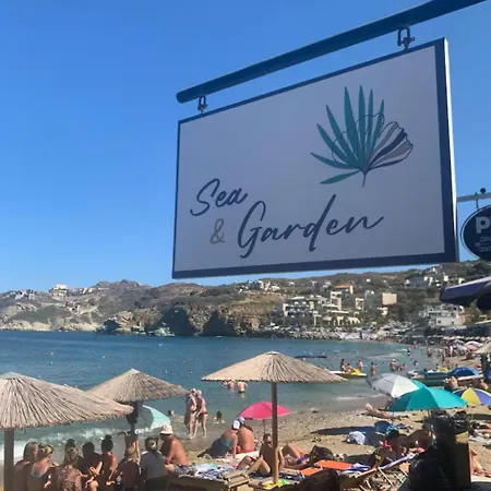 The Sea & Garden 4 *